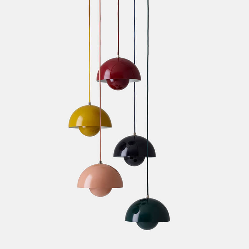 VividDome loftlampe i moderne halvkugledesign skaber hyggelig belysning til dit hjem.