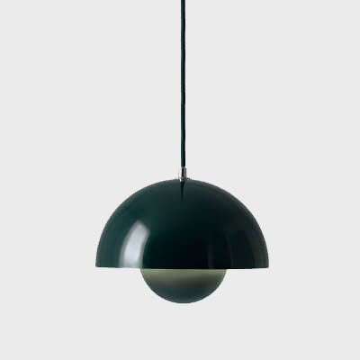 Designer VividDome loftlampe med halvkugledesign. Skab kvalitetsbelysning og hygge i dit moderne hjem.