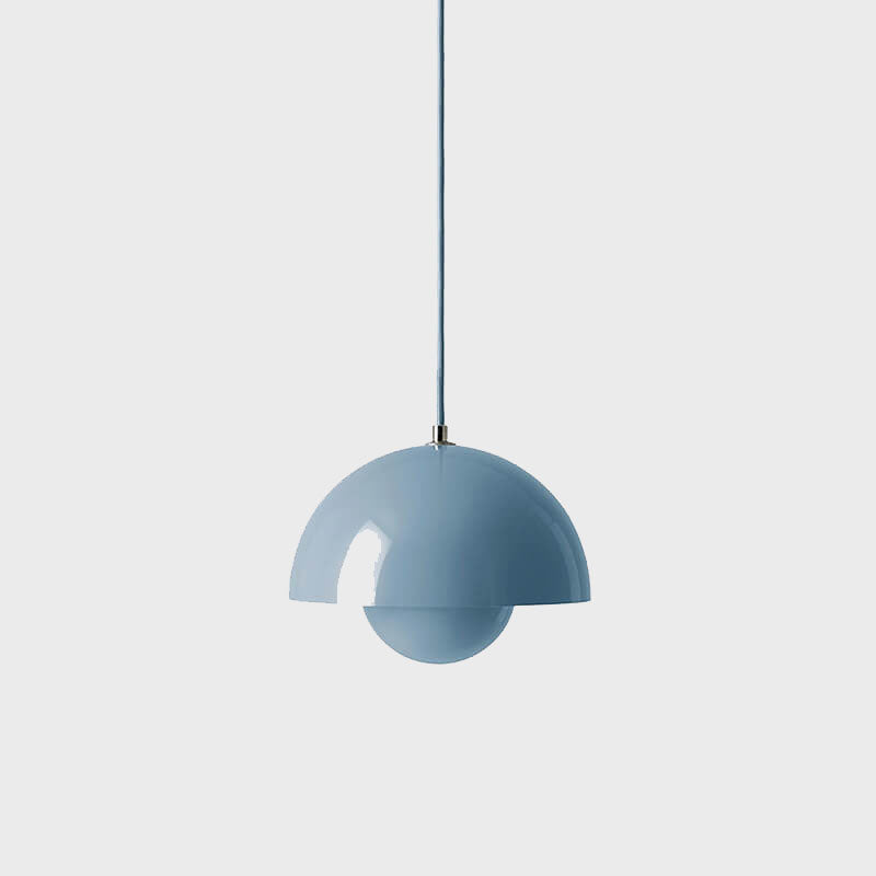 Moderne VividDome loftlampe. Halvkugledesign for flot belysning og hygge i hjemmets indretning.