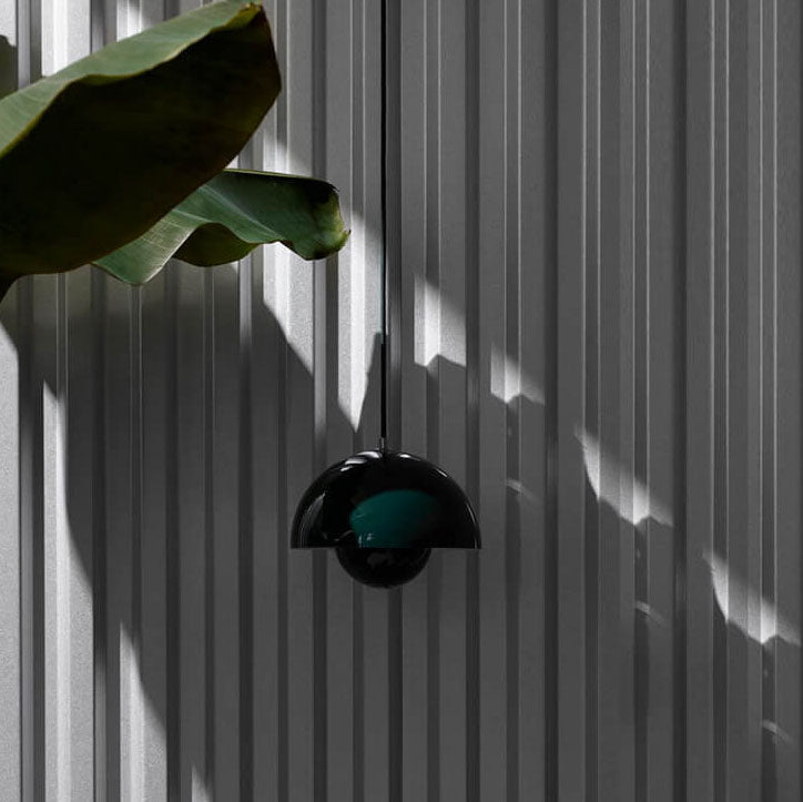 Halvkugle loftlampe, VividDome. Moderne designlampe for funktionel belysning og stilfuld indretning.